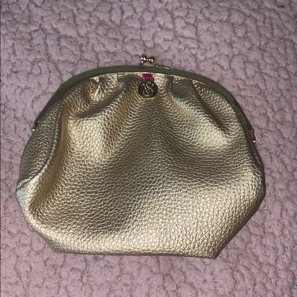 VS GOLD CLUTCH